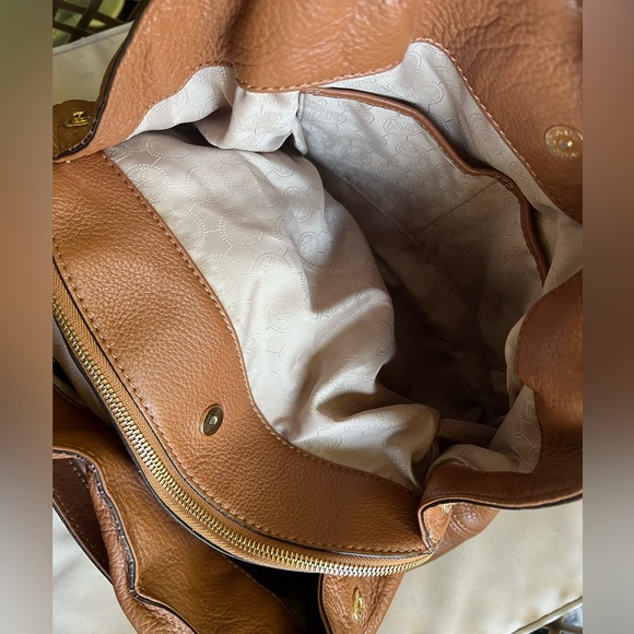 Gorgeous MK brown pebbled leather shoulder bag with gold accents - Picture 11 of 12